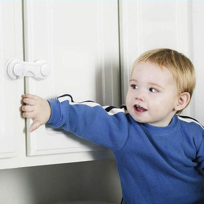 BabyGuard™ Locks te ayuda a mantener cajones y gabinetes cerrados para evitar accidentes